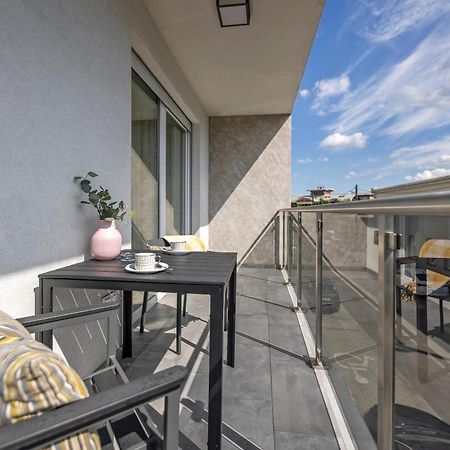 גיור Amade Apartmanok 1 מראה חיצוני תמונה